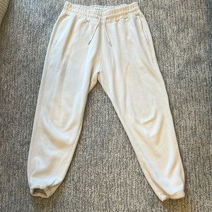 Essential Sweatpant